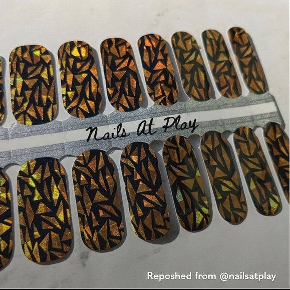 Last chance! Shards of Gold Nails at Play Nail Wraps Manicure Stickers - Picture 7 of 12